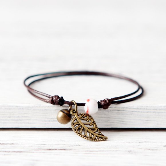 Vintage Jewelry - Ceramic Bead Charm Leaf Bracelet BOHO Bolo